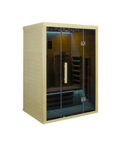 jip130 s črnimi stekli slikana od strani.