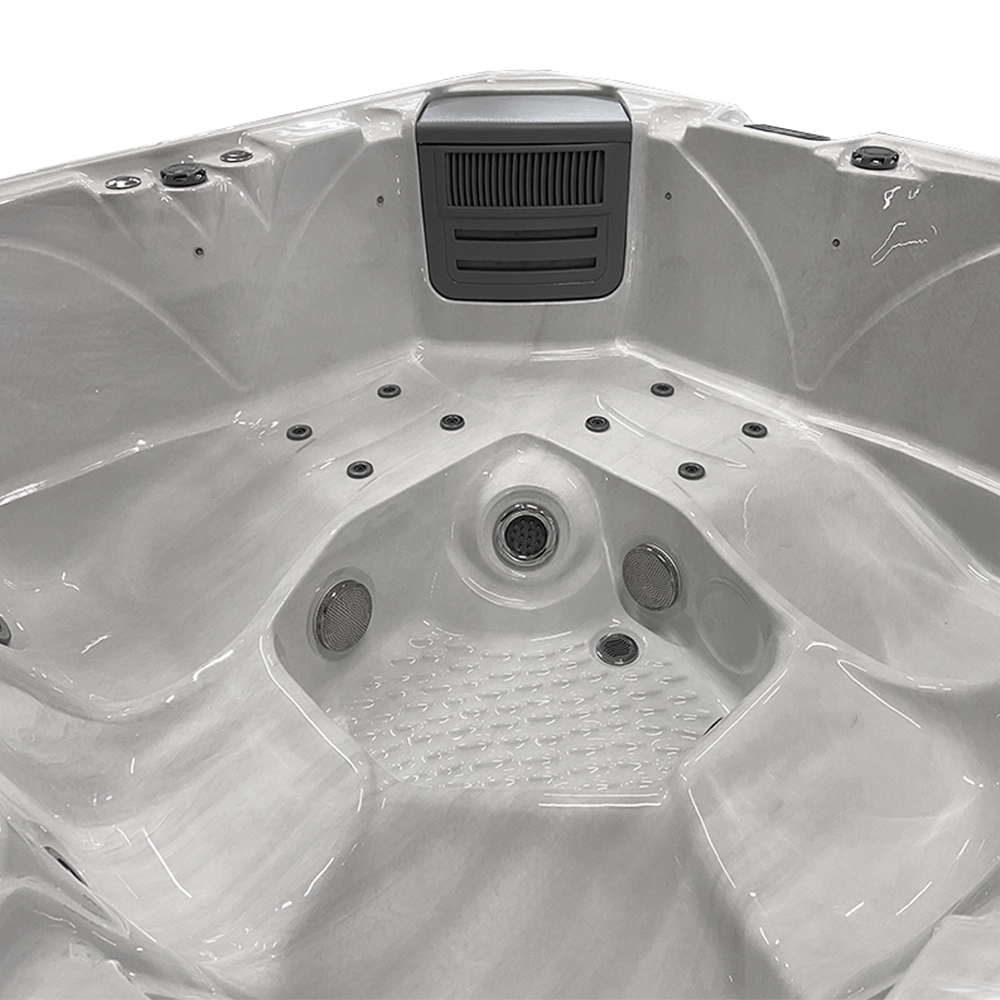 Bottom and filter in the corner of the Gamma 323 massage pool.