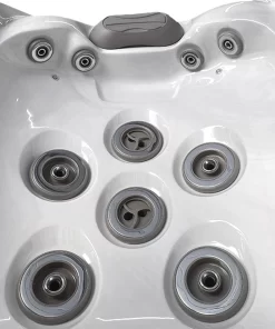 Šobe za masažo hrbta in ramen v masažnem bazenu Alpha 723.