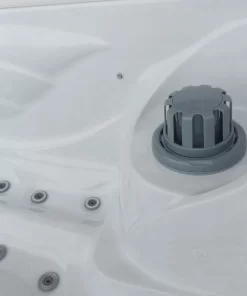 Cartridge filter in the Beta 423 massage pool.