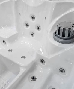 Cartridge filter in the Beta 521 hot tub.