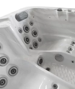 Bed in hot tub Beta 621.