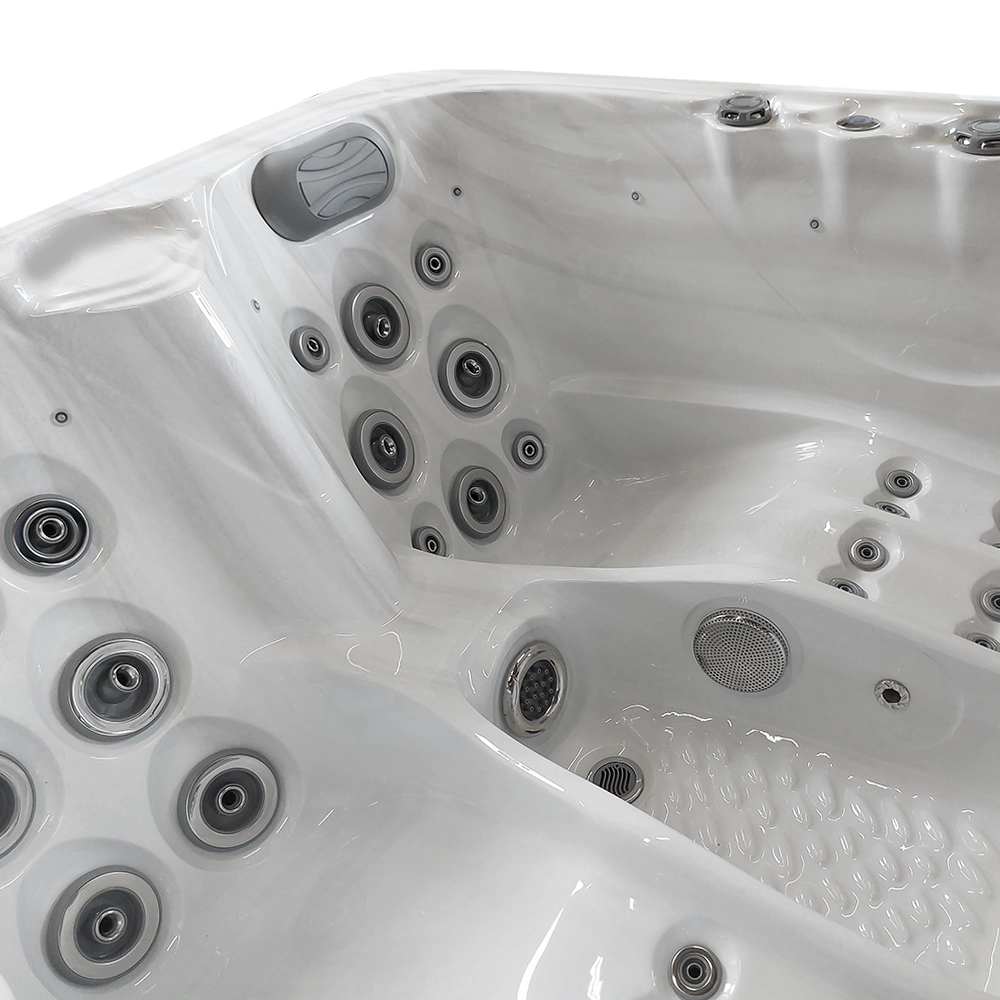 Bed in hot tub Beta 621.