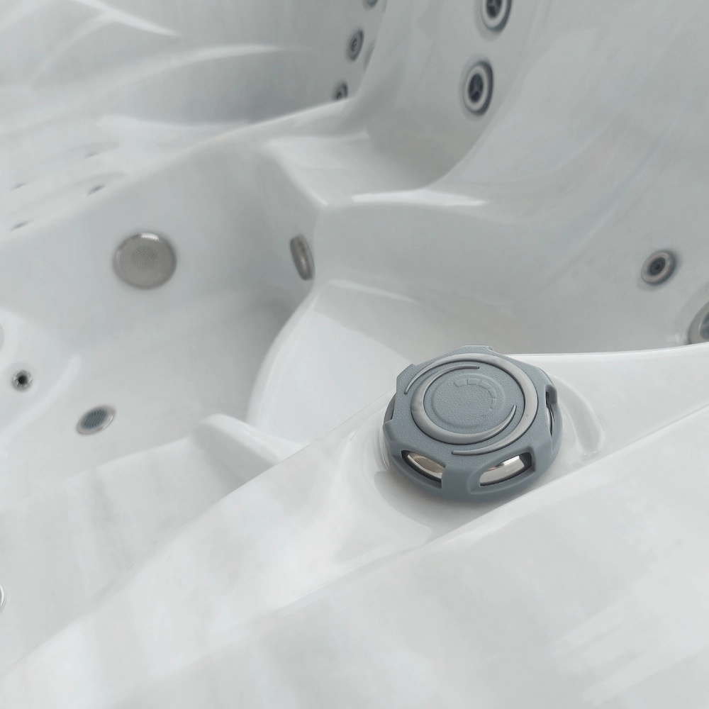 Knob for adjusting the power of the hydromassage nozzles in the Gamma 223 hot tub.