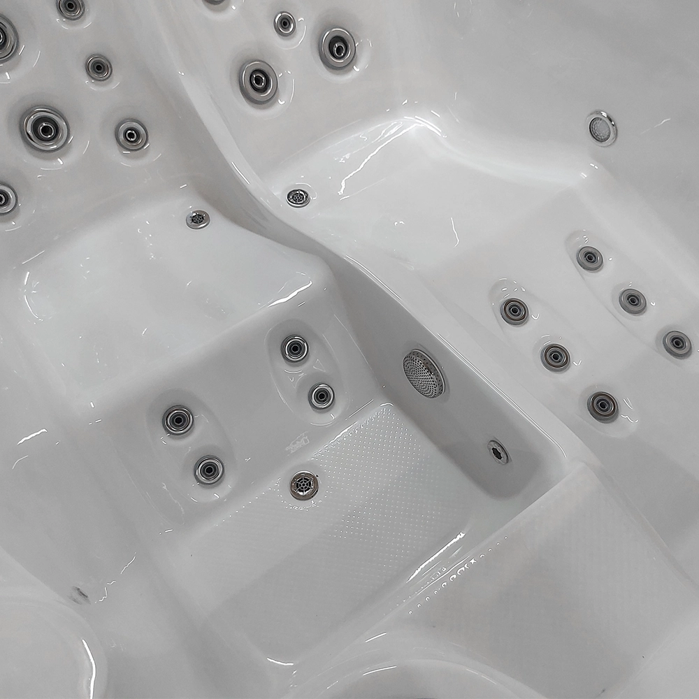 The bottom of the Gamma 320 massage pool.