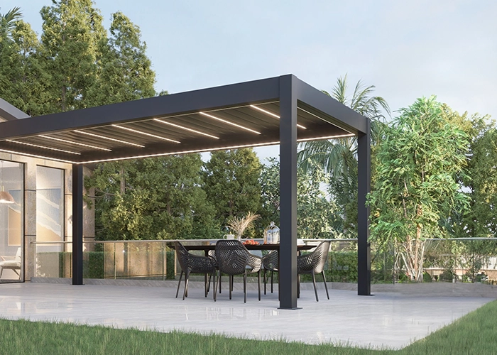 LED osvetlitev pri bioklimatskih pergolah.